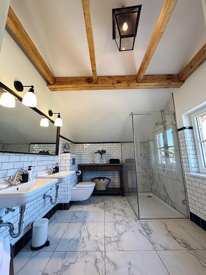 Abrahams Bayr Cottage Schechen